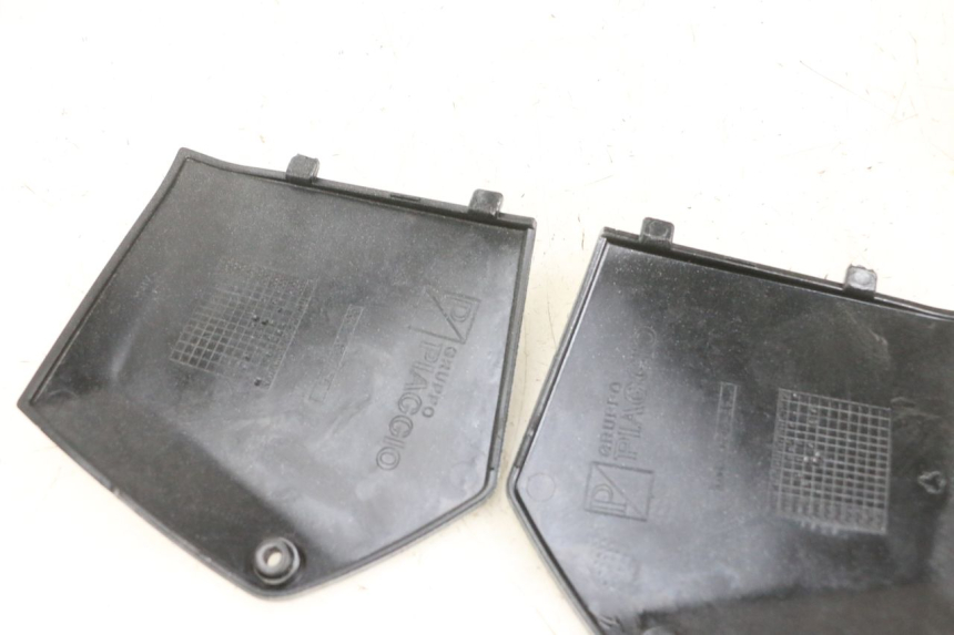 photo de VOETSTEUNVERBINDING PIAGGIO MP3 RL 250 (2006 - 2010) - Detail van het onderdeel