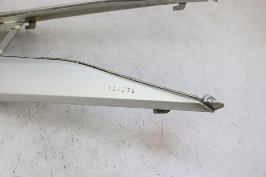 photo de VOETSTEUNVERBINDING PEUGEOT SATELIS 125 (2006 - 2009) - Technische close-up