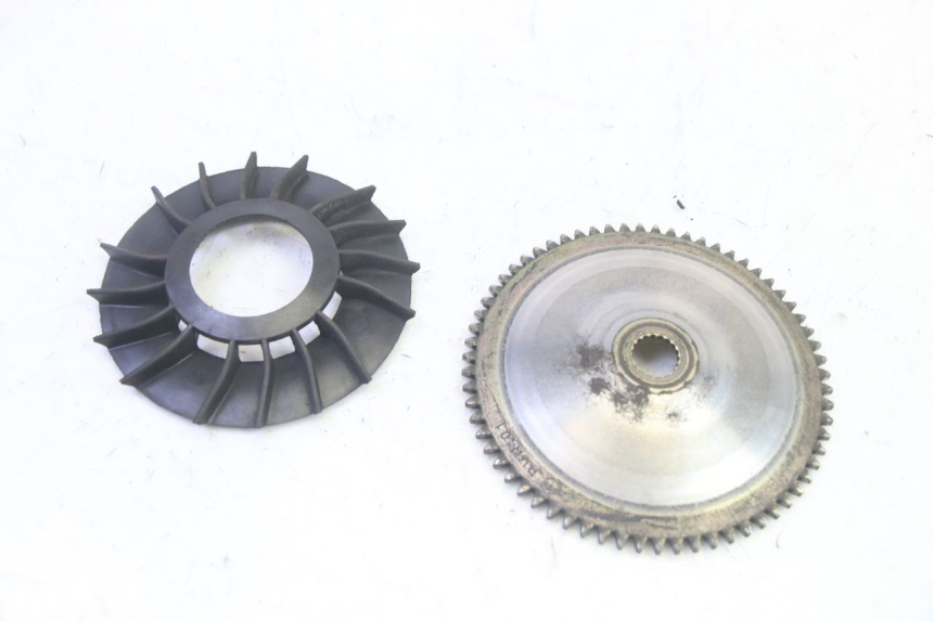 photo de VASTE NAAF PIAGGIO FLY 4T 50 (2013 - 2017) - Andere kijkhoek