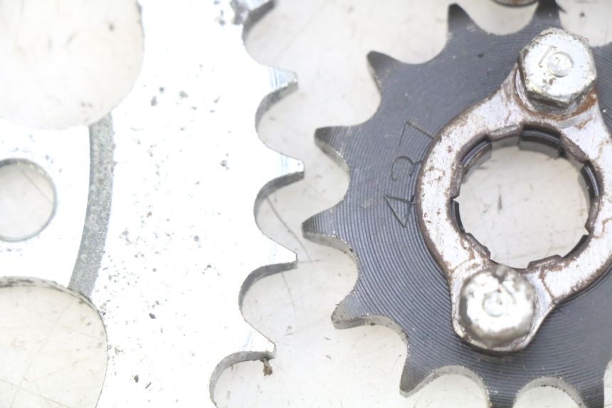 photo de KETTINGSET HONDA CM 125 (1983 - 2003) - Zoom op gebruiksstaat