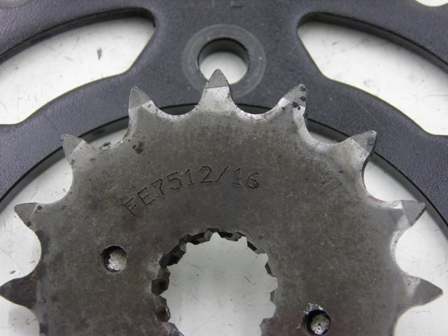 photo de KETTINGSET KAWASAKI ZEPHYR 550 (1991 - 1998) - Zoom op gebruiksstaat