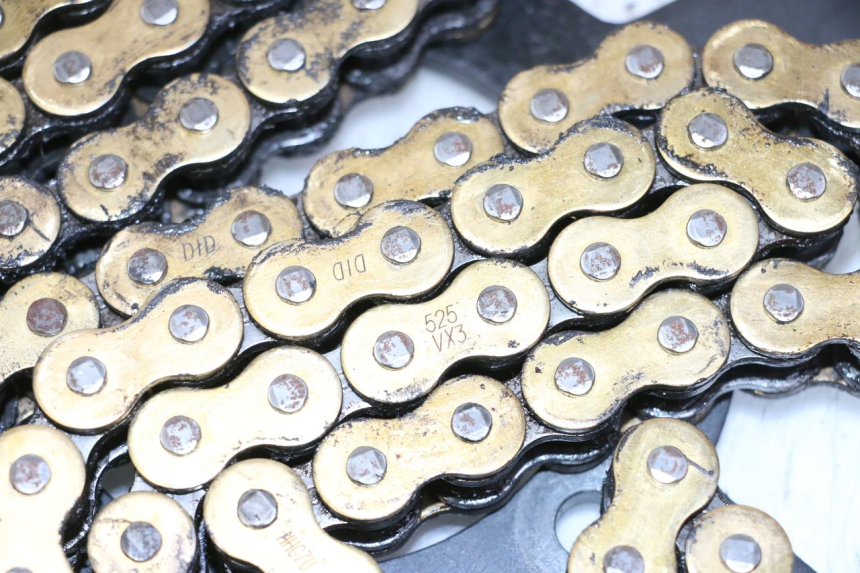 photo de KETTINGSET SUZUKI SV S 650 (2003 - 2009) - Detail van het onderdeel