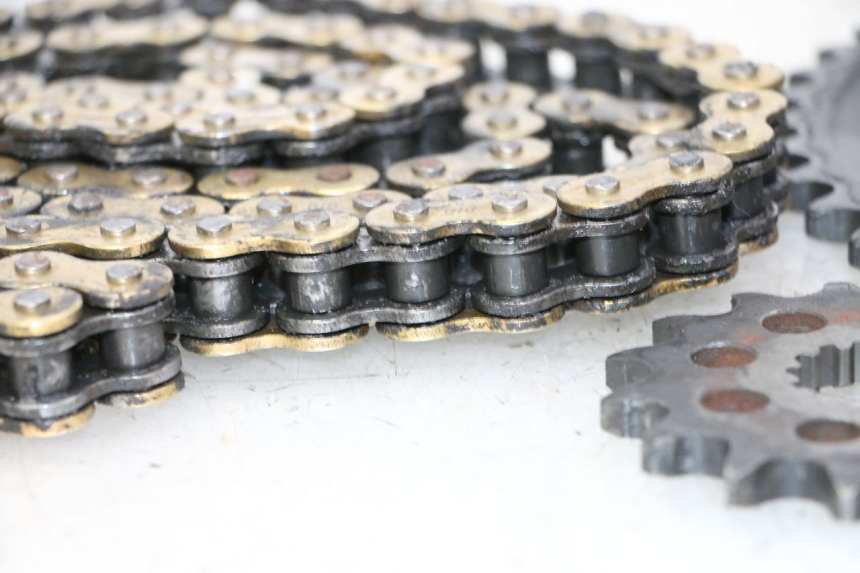 photo de KETTINGSET SUZUKI SV S 650 (2003 - 2009) - Andere kijkhoek