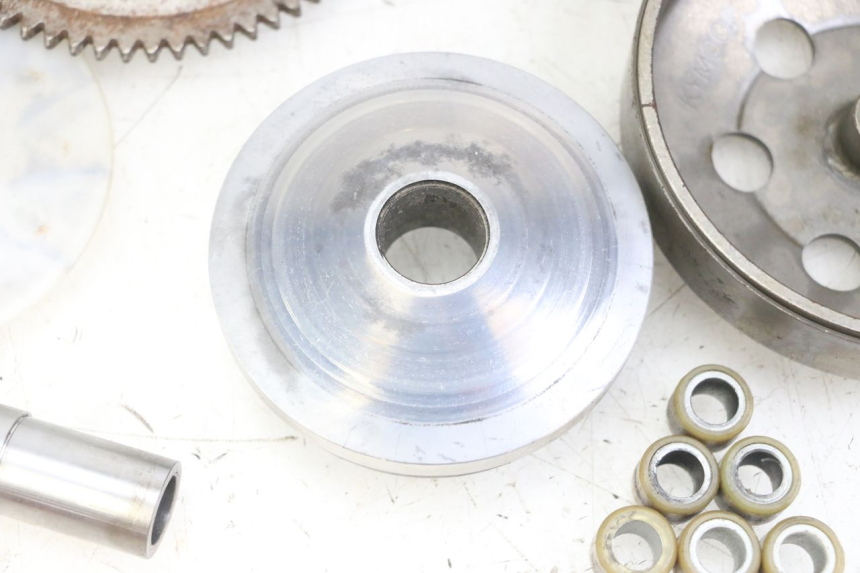 photo de KOPPELING VARIATOR SET KYMCO AGILITY 4T 50 (2005 - 2018) - Bevestigingspunten