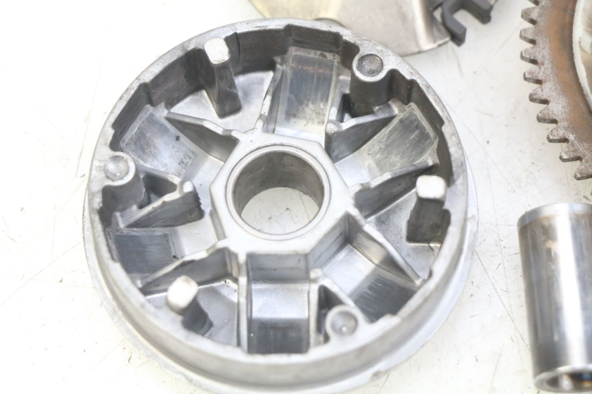 photo de KOPPELING VARIATOR SET UNIVERSAL BIKE RETRO 50 (2019 - 2023) - Zoom op componenten