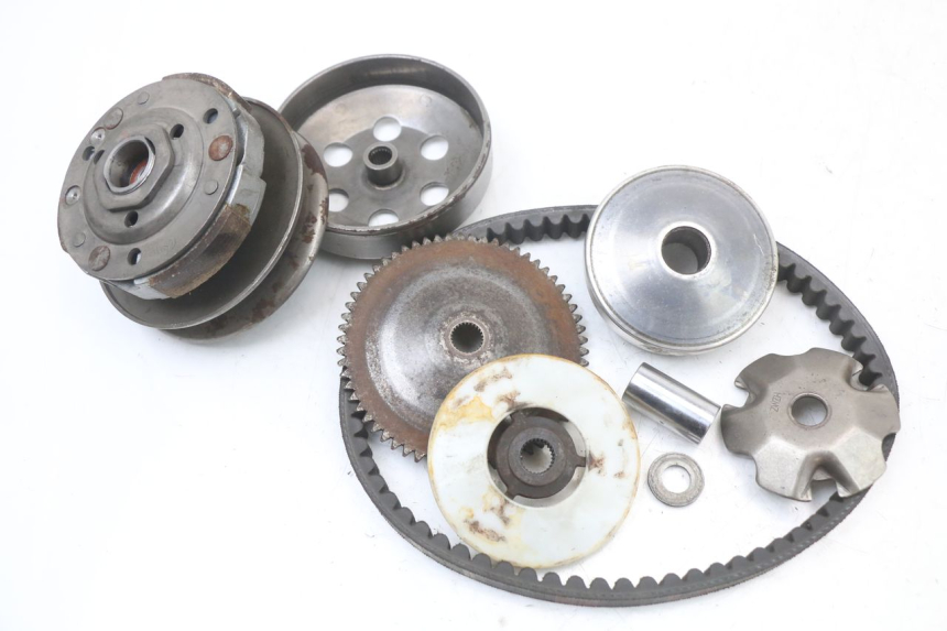 photo de KOPPELING VARIATOR SET BAOTIAN TRAVEL SPIRIT 50 (2010 - 2012) - Detail van het onderdeel