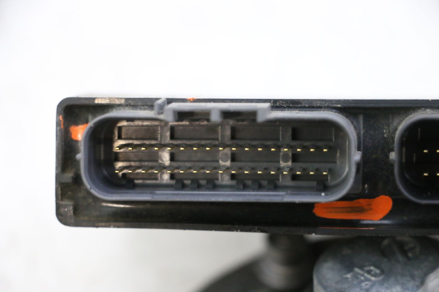 photo de SET SLOTEN SLEUTEL CDI NEIMAN SUZUKI GSR 750 (2011 - 2017) - Zoom op componenten