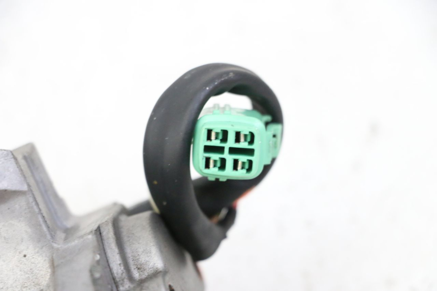 photo de SET SLOTEN SLEUTEL CDI NEIMAN SUZUKI GSR 750 (2011 - 2017) - Zoom op gebruiksstaat