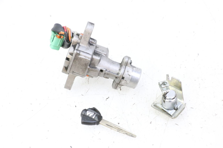 photo de SET SLOTEN SLEUTEL CDI NEIMAN SUZUKI GSR 750 (2011 - 2017) - Andere kijkhoek