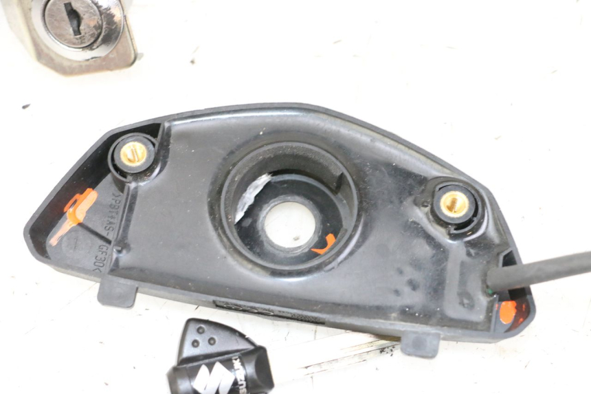 photo de SET SLOTEN SLEUTEL CDI NEIMAN SUZUKI GSR 750 (2011 - 2017) - Staat van het oppervlak