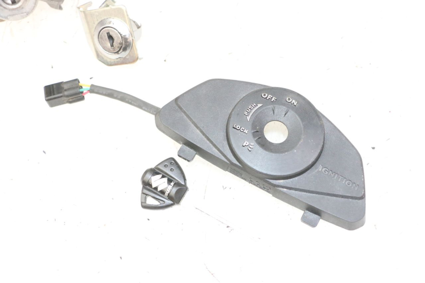 photo de SET SLOTEN SLEUTEL CDI NEIMAN SUZUKI GSR 750 (2011 - 2017) - Markeringen en referenties