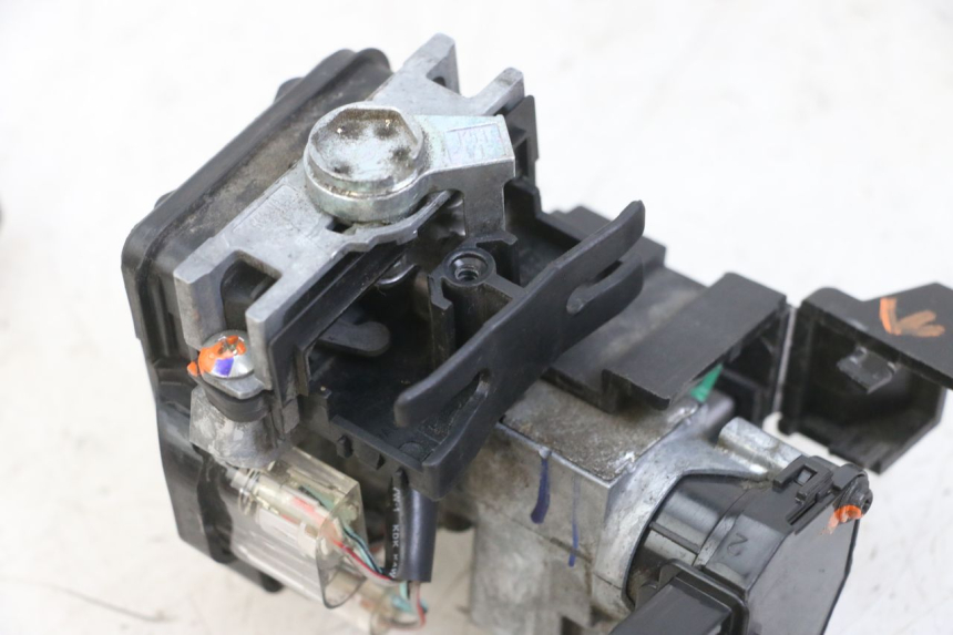 photo de SET SLOTEN, SLEUTEL, CDI, NEIMAN HONDA SH i 300 (2015 - 2020) - Zoom op gebruiksstaat