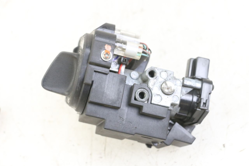 photo de SET SLOTEN, SLEUTEL, CDI, NEIMAN HONDA SH i 300 (2015 - 2020) - Staat van het oppervlak