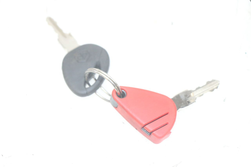 photo de SET SLOTEN, SLEUTEL, CDI, NEIMAN PIAGGIO MP3 HPE 300 (2019 - 2026) - Zoom op kwaliteit