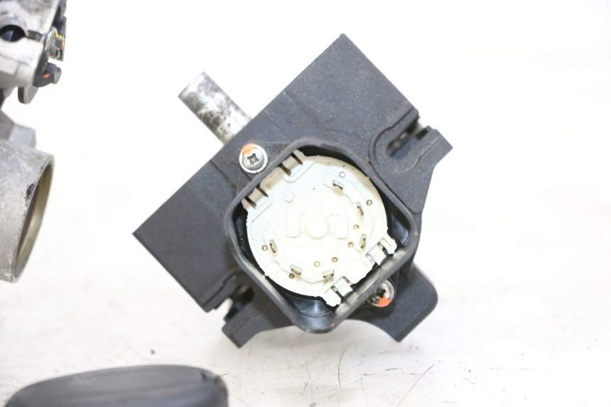 photo de SET SLOTEN, SLEUTEL, CDI, NEIMAN PIAGGIO MP3 500 (2014 - 2017) - Zoom op componenten