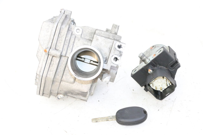 photo de SET SLOTEN, SLEUTEL, CDI, NEIMAN PIAGGIO MP3 500 (2014 - 2017) - Detailaanzicht