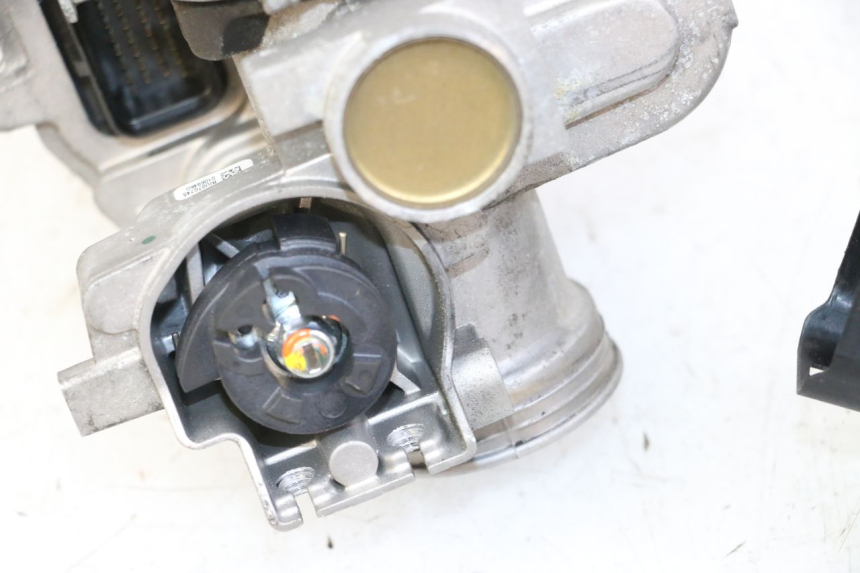 photo de SET SLOTEN, SLEUTEL, CDI, NEIMAN PIAGGIO MP3 500 (2014 - 2017) - Bevestigingspunten