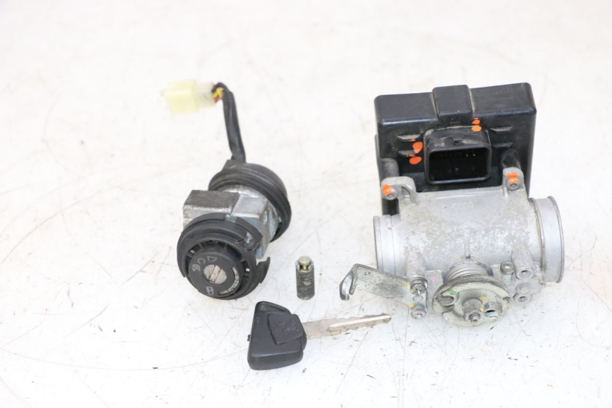 photo de SET SLOTEN, SLEUTEL, CDI, NEIMAN PEUGEOT SATELIS 125 (2013 - 2018) - Productaanzicht