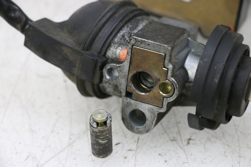 photo de SET SLOTEN, SLEUTEL, CDI, NEIMAN PEUGEOT SATELIS 125 (2013 - 2018) - Zoom op componenten