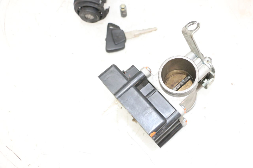 photo de SET SLOTEN, SLEUTEL, CDI, NEIMAN PEUGEOT SATELIS 125 (2013 - 2018) - Andere kijkhoek