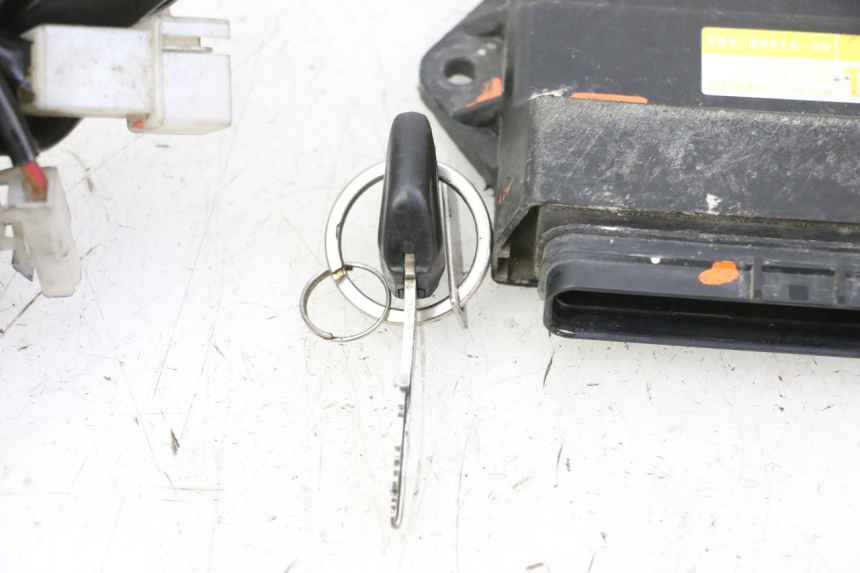 photo de SET SLOTEN, SLEUTEL, CDI, NEIMAN YAMAHA TDM ABS 900 (2002 - 2014) - Kenmerkende details