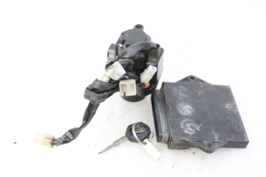 photo de SET SLOTEN, SLEUTEL, CDI, NEIMAN YAMAHA TDM ABS 900 (2002 - 2014) - Bevestigingspunten