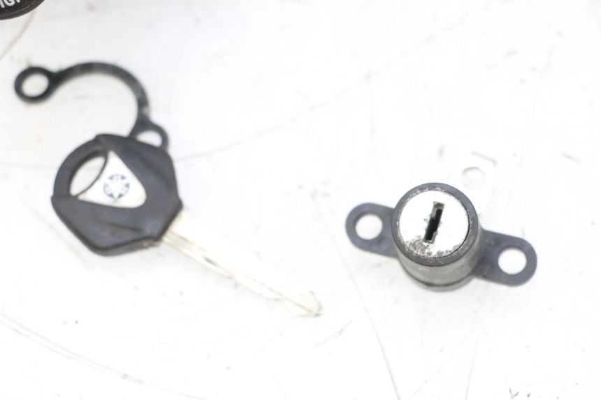 photo de SET SLOTEN, SLEUTEL, CDI, NEIMAN YAMAHA TDM ABS 900 (2002 - 2014) - Kenmerkende details