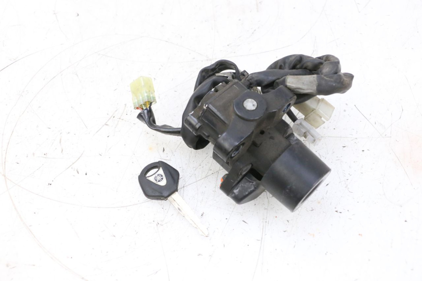 photo de SET SLOTEN, SLEUTEL, CDI, NEIMAN YAMAHA TDM ABS 900 (2002 - 2014) - Andere kijkhoek