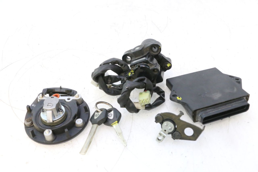 photo de SET SLOTEN, SLEUTEL, CDI, NEIMAN YAMAHA TDM ABS 900 (2002 - 2014) - Visuele inspectie