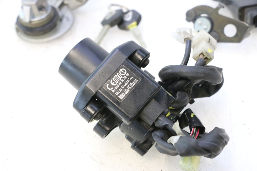 photo de SET SLOTEN, SLEUTEL, CDI, NEIMAN YAMAHA TDM ABS 900 (2002 - 2014) - Zoom op kwaliteit