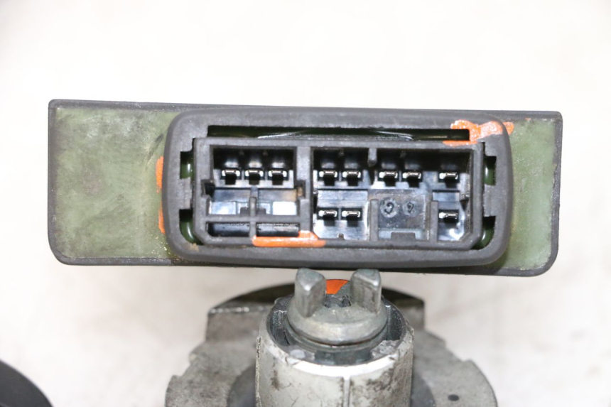 photo de SET SLOTEN SLEUTEL CDI NEIMAN PIAGGIO X8 125 (2004 - 2007) - Andere kijkhoek