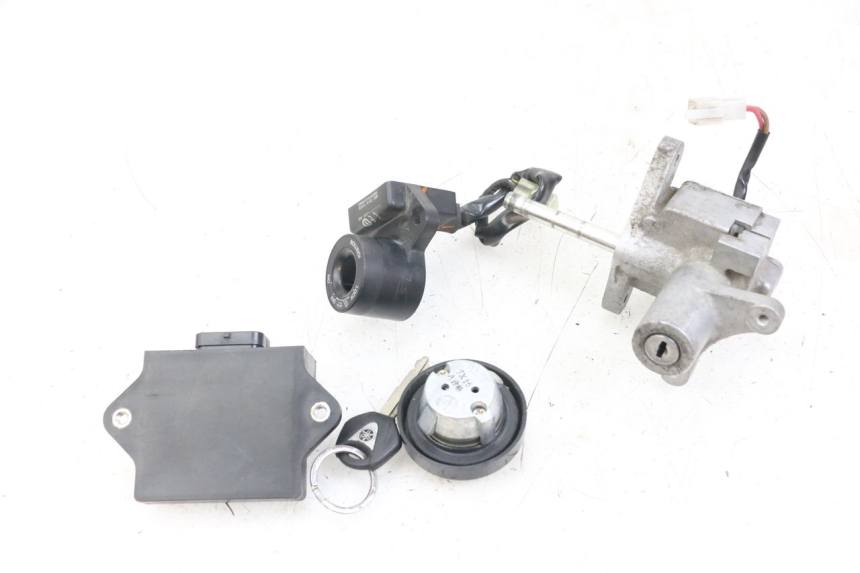 photo de SET SLOTEN SLEUTEL CDI NEIMAN YAMAHA XMAX X-MAX 125 (2006 - 2009) - Zoom op gebruiksstaat