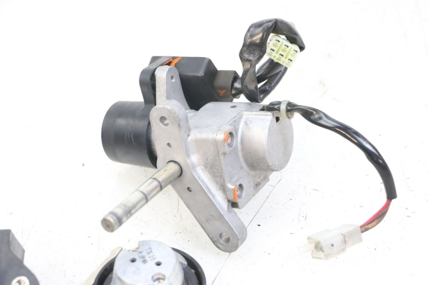 photo de SET SLOTEN SLEUTEL CDI NEIMAN YAMAHA XMAX X-MAX 125 (2006 - 2009) - Technische close-up