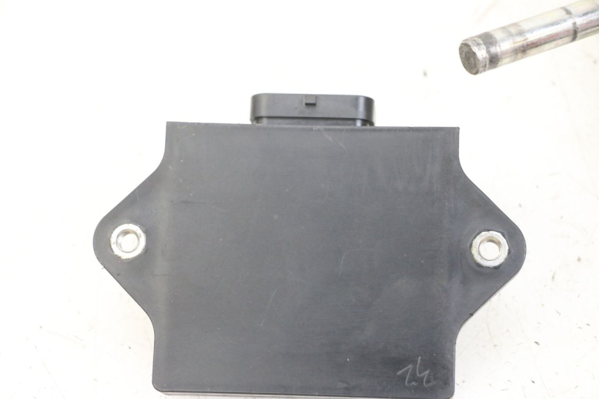 photo de SET SLOTEN SLEUTEL CDI NEIMAN YAMAHA XMAX X-MAX 125 (2006 - 2009) - Bevestigingspunten