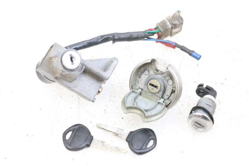 photo de NEIMAN SLOTSET MET SLEUTEL KYMCO AGILITY RS 4T 50 (2009 - 2013) - Hoofdaanzicht