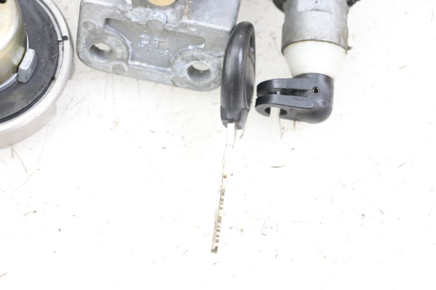 photo de NEIMAN SLOTSET MET SLEUTEL KYMCO AGILITY RS 4T 50 (2009 - 2013) - Detail van het onderdeel