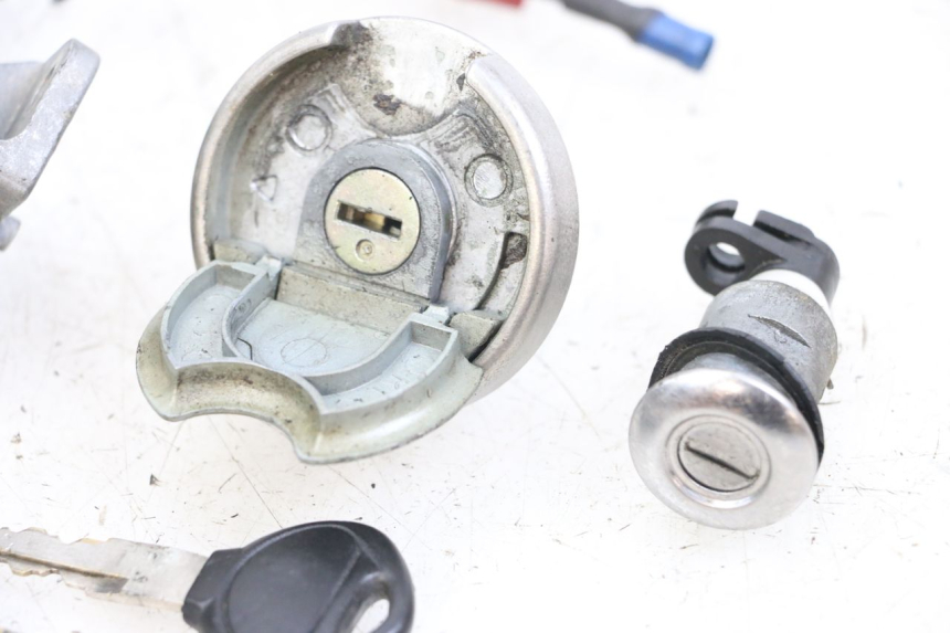 photo de NEIMAN SLOTSET MET SLEUTEL KYMCO AGILITY RS 4T 50 (2009 - 2013) - Kenmerkende details