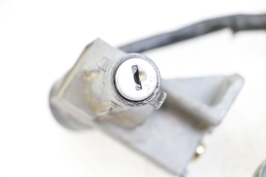 photo de NEIMAN SLOTSET MET SLEUTEL KYMCO AGILITY RS 4T 50 (2009 - 2013) - Zoom op componenten