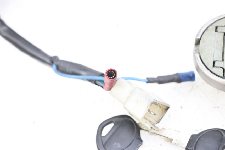 photo de NEIMAN SLOTSET MET SLEUTEL KYMCO AGILITY RS 4T 50 (2009 - 2013) - Technische close-up