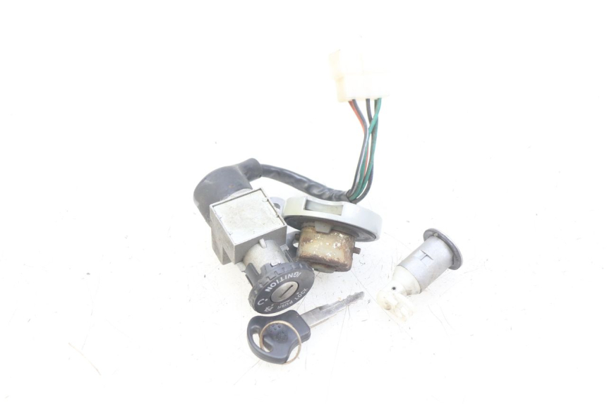 photo de NEIMAN SLOT EN SLEUTEL SET BAOTIAN BT 49 QT-9 50 (2006 - 2010) - Zoom op gebruiksstaat