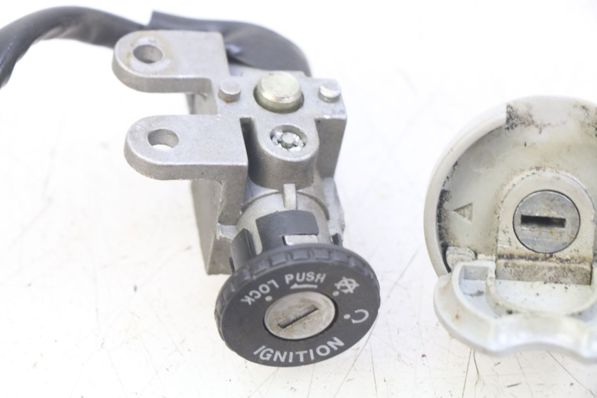 photo de NEIMAN SLOT EN SLEUTEL SET BAOTIAN BT 49 QT-9 50 (2006 - 2010) - Staat van het oppervlak