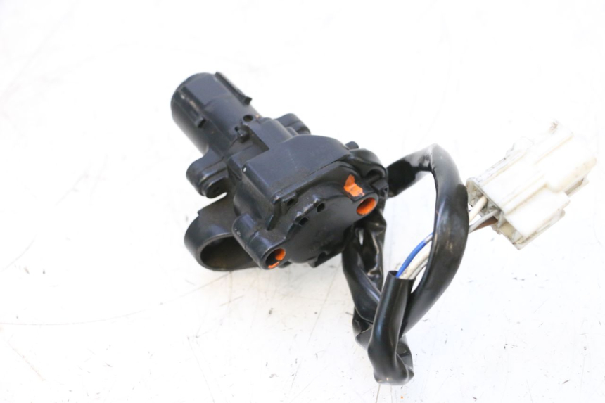photo de SLOTSET MET ONTSLUITINGSLEUTEL KAWASAKI ER-6 ER6 F ABS 650 (2012 - 2016) - Zoom op gebruiksstaat