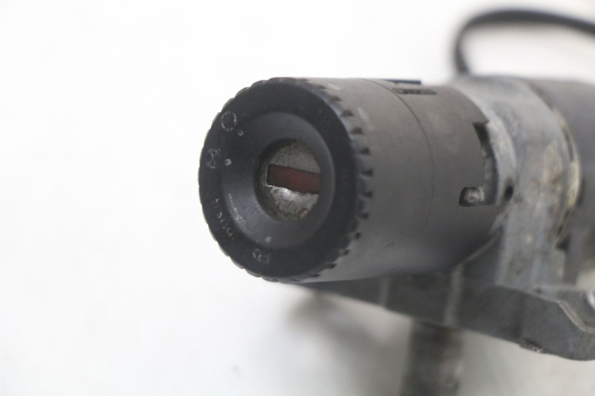 photo de NEIMAN SLOT EN SLEUTEL SET HONDA NES AROBASE 125 (2000 - 2003) - Andere kijkhoek