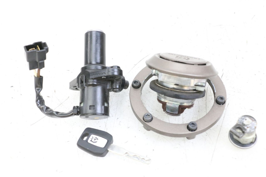 photo de NEIMAN SLOT EN SLEUTEL SET HUSQVARNA SVARTPILEN 401 (2018 - 2023) - Technische close-up