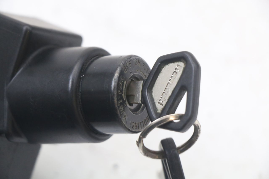 photo de NEIMAN SLOTSET MET SLEUTEL KAWASAKI GTR 1000 (1994 - 2004) - Overzicht