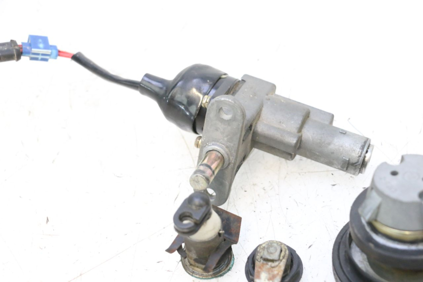 photo de SLOTSET ONTSLUITINGSLEUTEL KEEWAY MATRIX RX9 125 (2006 - 2007) - Andere kijkhoek