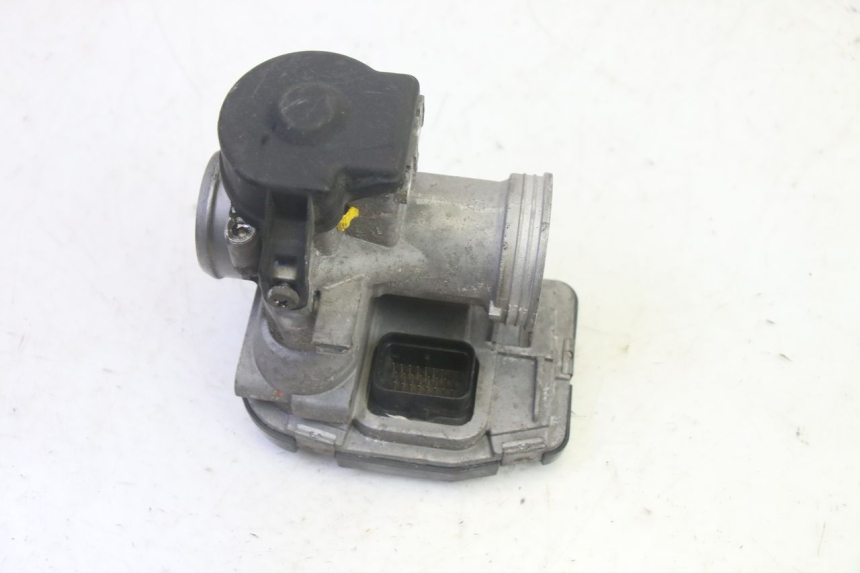 photo de NEIMAN SLOT EN SLEUTEL SET PIAGGIO MP3 HPE 350 (2018 - 2020) - Zoom op componenten