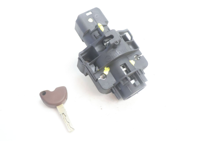 photo de SLOTSET ONTSLUITINGSSLEUTEL PIAGGIO MP3 500 (2016 - 2018) - Bevestigingspunten