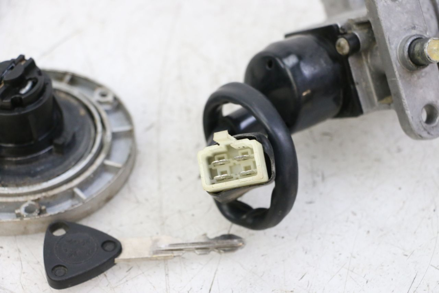 photo de NEIMAN SLOT EN SLEUTEL SET PEUGEOT SPEEDFIGHT 3 LC 2T 50 (2009 - 2015) - Detail van het onderdeel