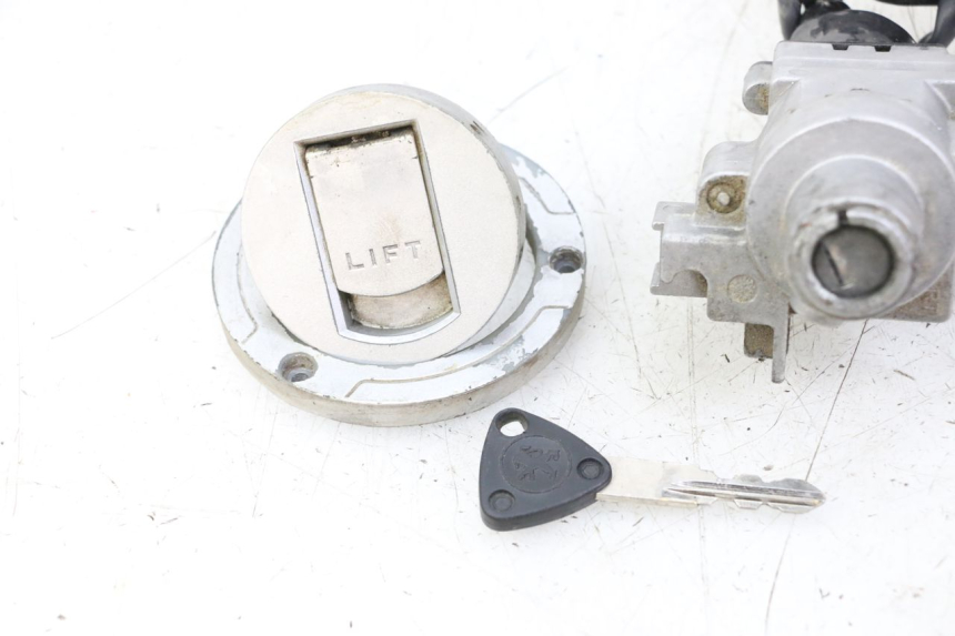 photo de NEIMAN SLOT EN SLEUTEL SET PEUGEOT SPEEDFIGHT 3 LC 2T 50 (2009 - 2015) - Bevestigingspunten